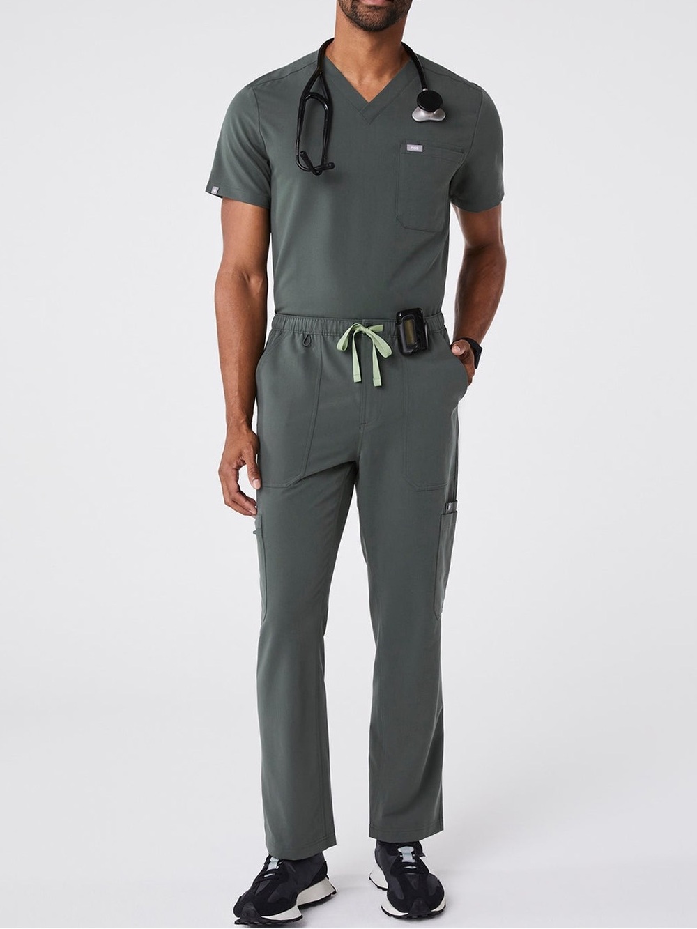 FIGS Men’s Bonsai Scrub Set: Leon Scrub Top (M) & Cairo Scrub Pant (S)